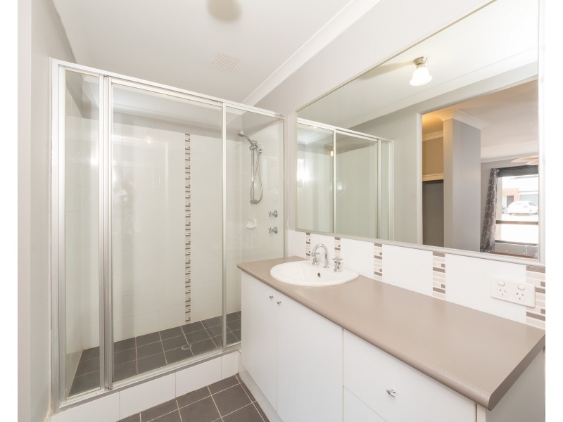 39 Coffs Bend, Secret Harbour WA 6173