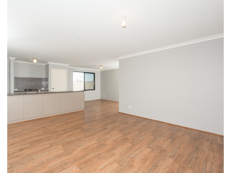 39 Coffs Bend, Secret Harbour WA 6173