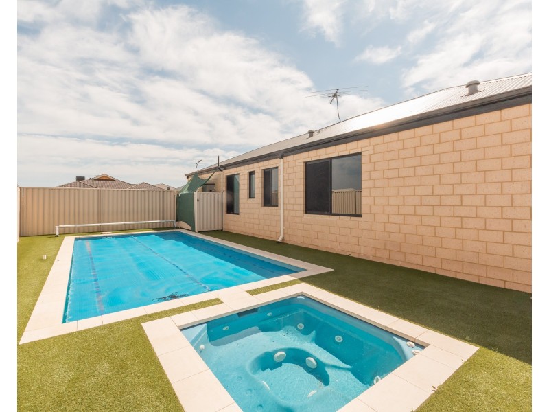 39 Coffs Bend, Secret Harbour WA 6173