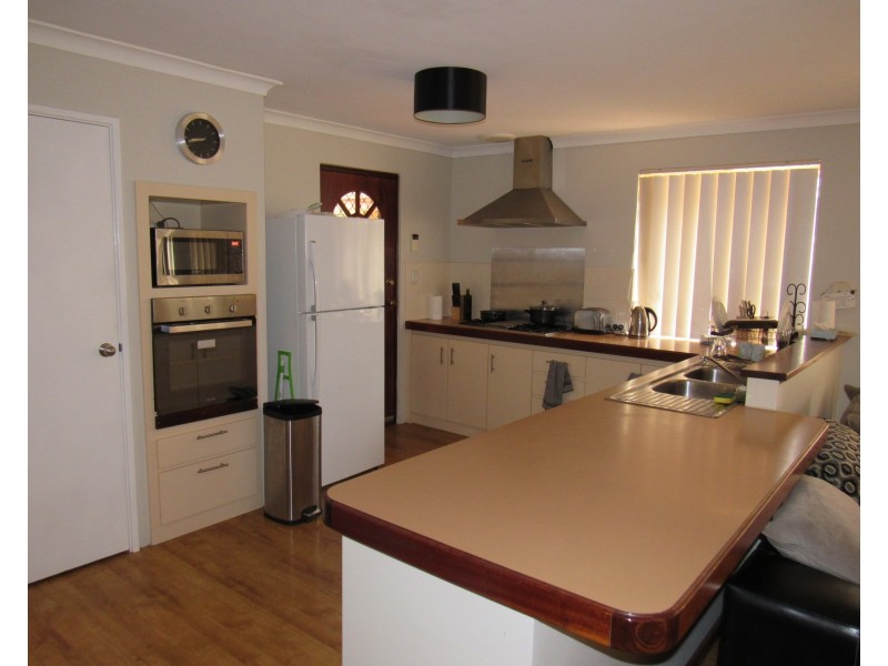 8 Armistice Way, Warnbro WA 6169