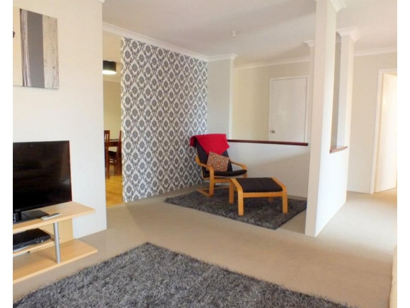 8 Armistice Way, Warnbro WA 6169