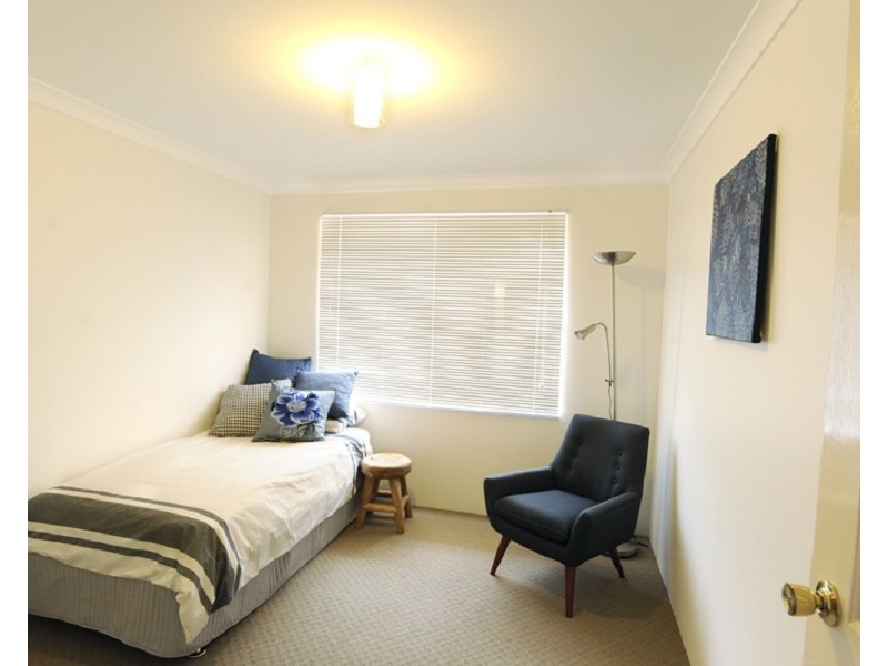 8 Cardiff Place, Warnbro WA 6169