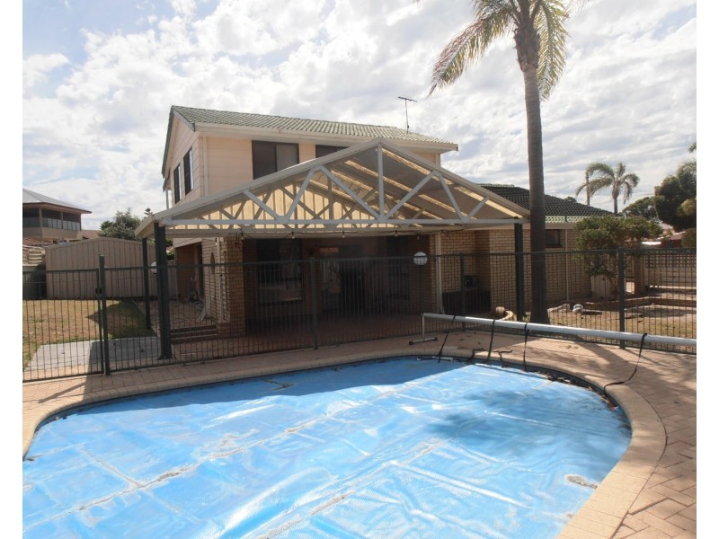 16 Ernest Street, Safety Bay WA 6169