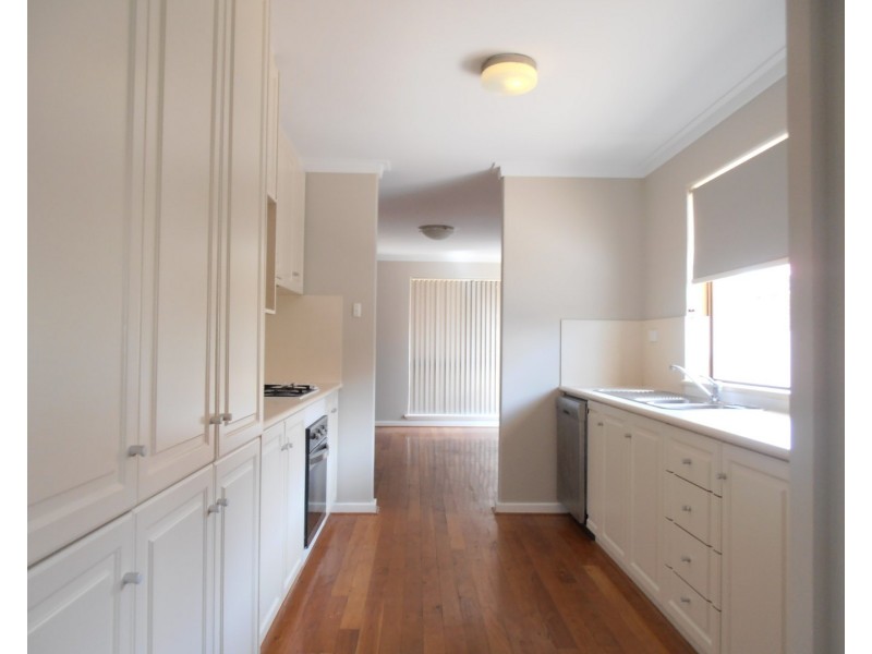 16 Ernest Street, Safety Bay WA 6169