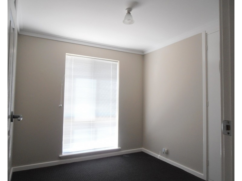 16 Ernest Street, Safety Bay WA 6169