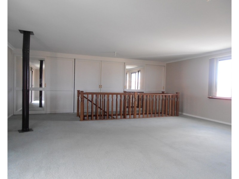 16 Ernest Street, Safety Bay WA 6169