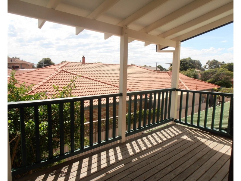 16 Ernest Street, Safety Bay WA 6169