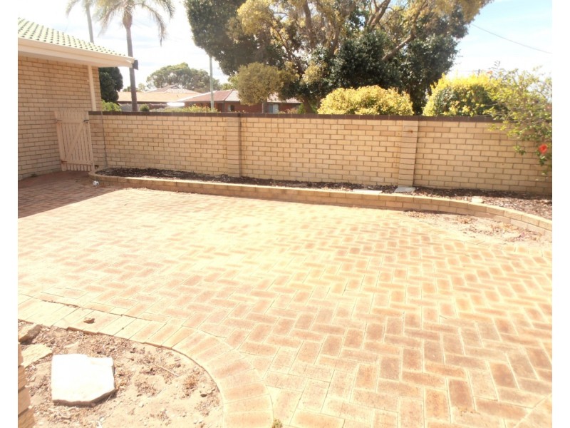 16 Ernest Street, Safety Bay WA 6169