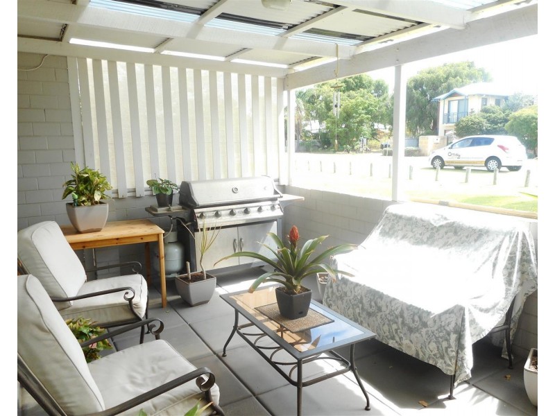 2/27 Harrison Street, Rockingham WA 6168