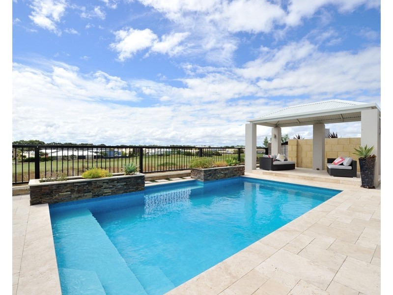 51 Holloways Ridge, Secret Harbour WA 6173