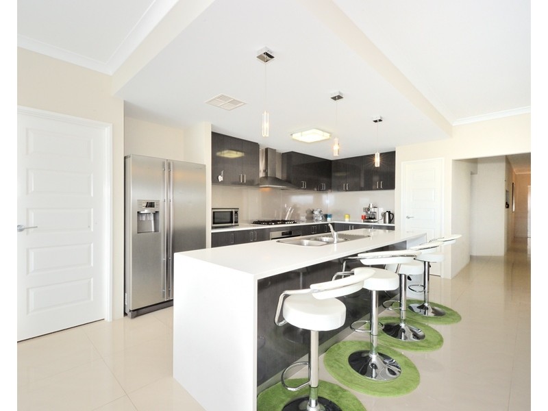 51 Holloways Ridge, Secret Harbour WA 6173