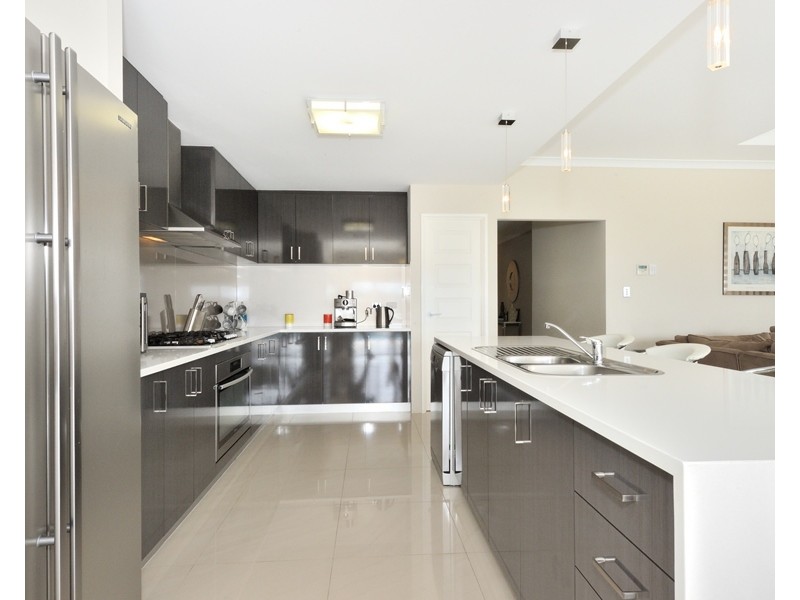 51 Holloways Ridge, Secret Harbour WA 6173