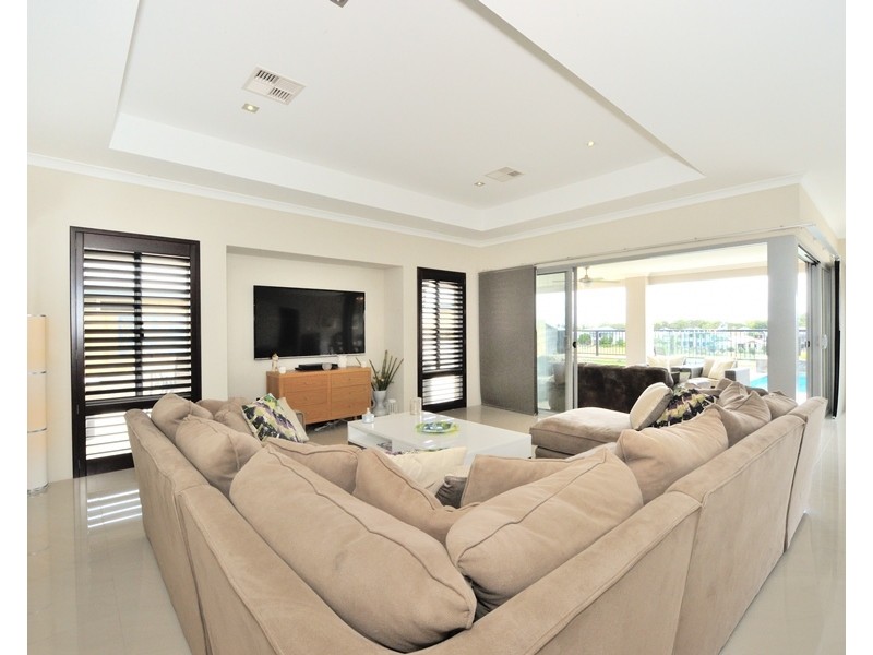 51 Holloways Ridge, Secret Harbour WA 6173