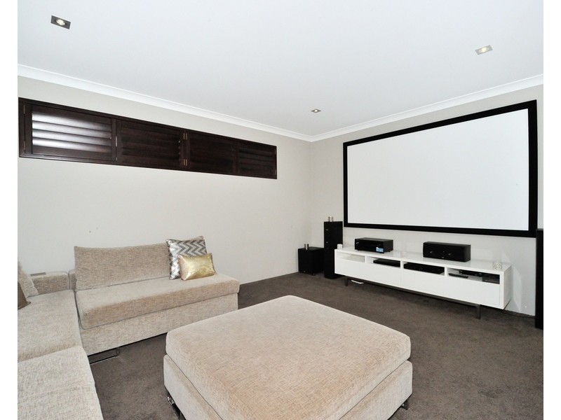 51 Holloways Ridge, Secret Harbour WA 6173