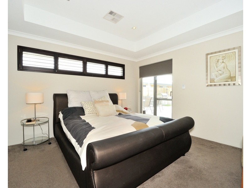 51 Holloways Ridge, Secret Harbour WA 6173