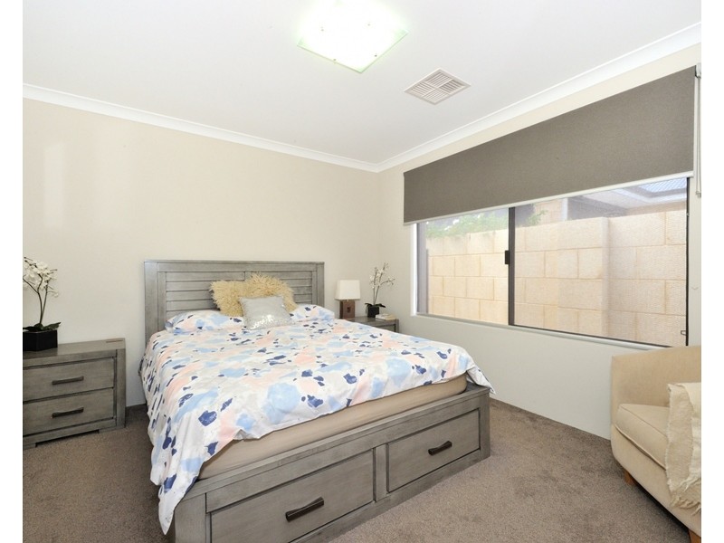 51 Holloways Ridge, Secret Harbour WA 6173