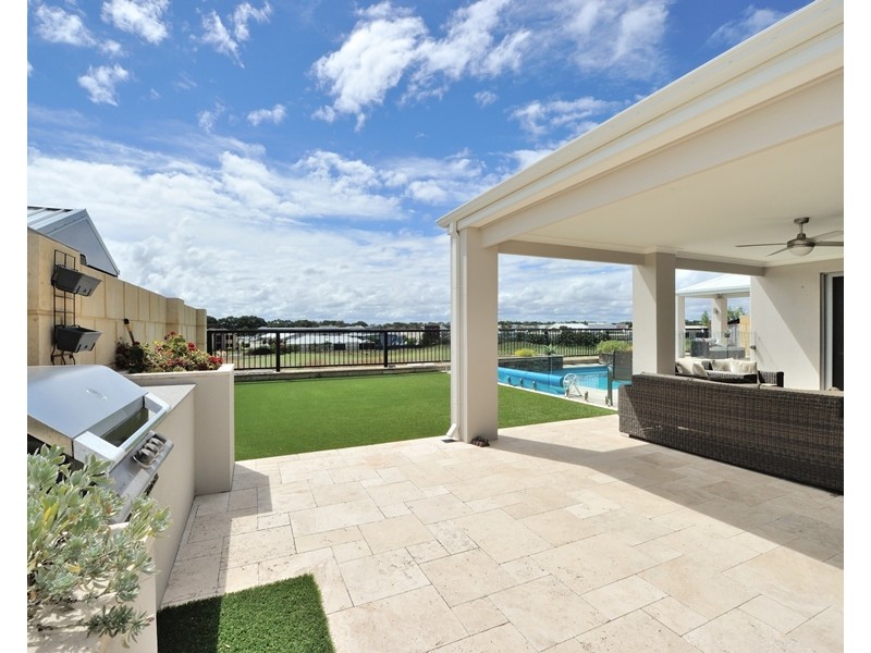 51 Holloways Ridge, Secret Harbour WA 6173