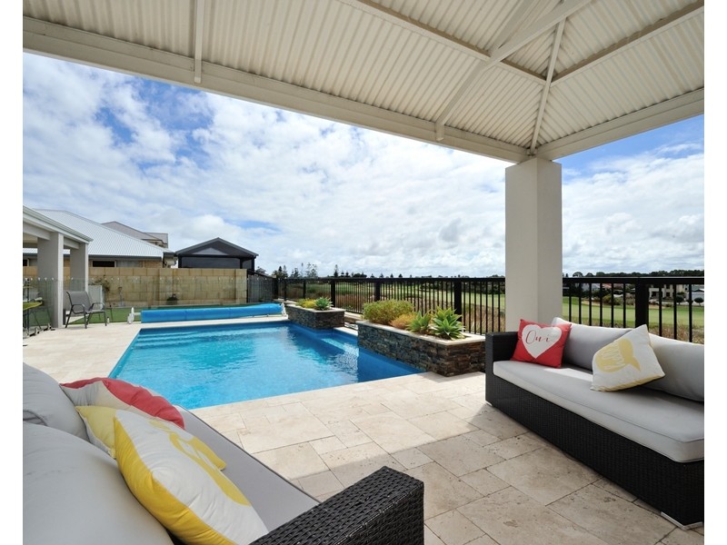 51 Holloways Ridge, Secret Harbour WA 6173