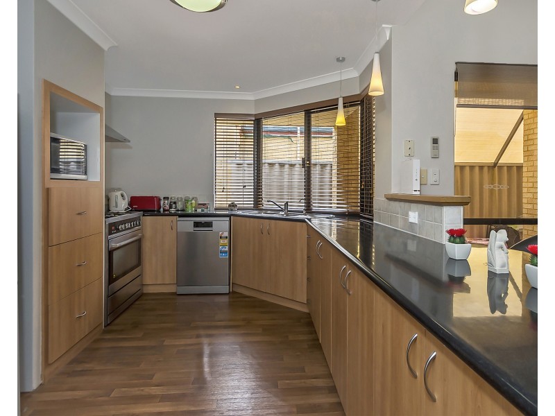 52 Liechardt Loop, Rockingham WA 6168