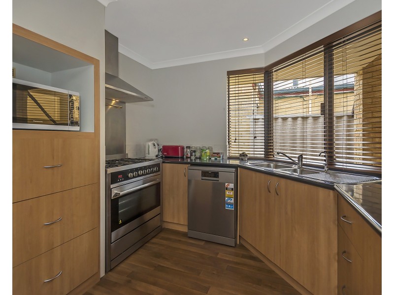 52 Liechardt Loop, Rockingham WA 6168