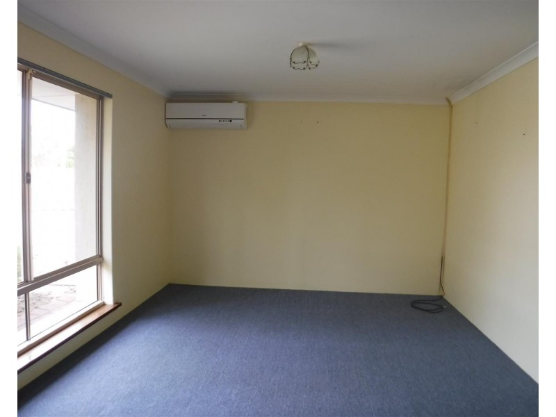 6 Oslo Place, Warnbro WA 6169