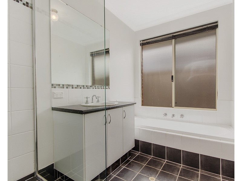 23 Arrowwood Loop, Secret Harbour WA 6173