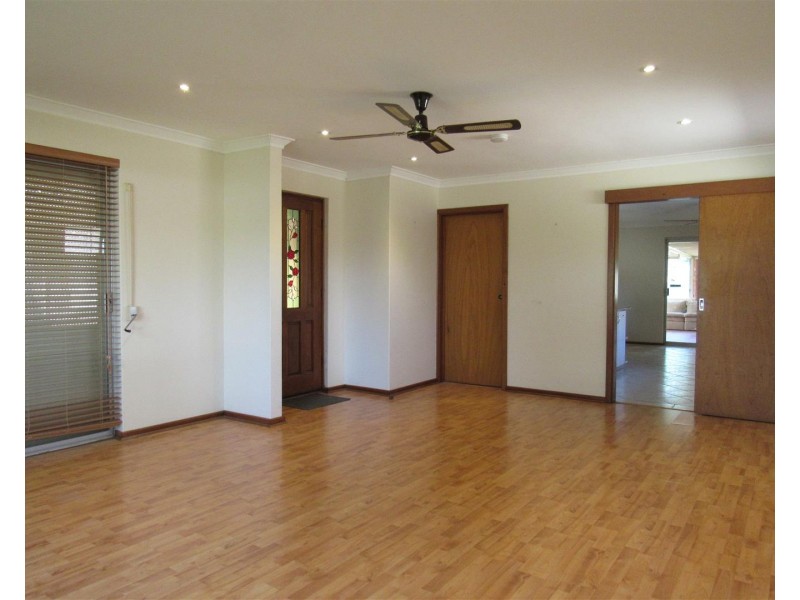 26 Thomas Street, Safety Bay WA 6169