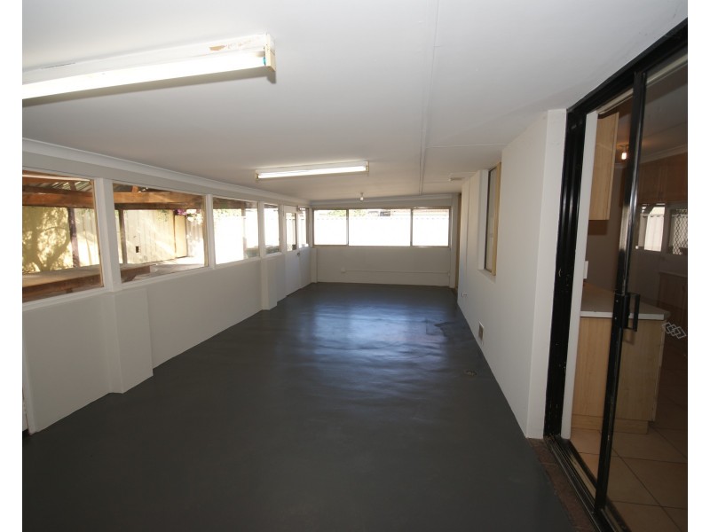 39 Lakemba Way, Waikiki WA 6169