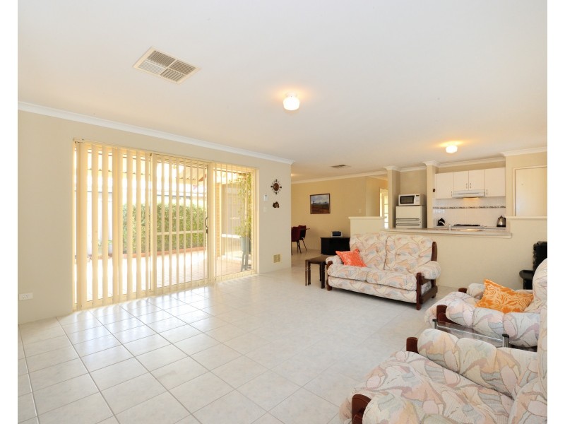 22  Laredo Bend, Port Kennedy WA 6172