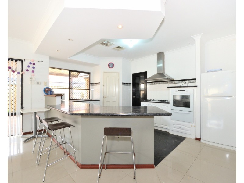 14 Alice Road, Port Kennedy WA 6172