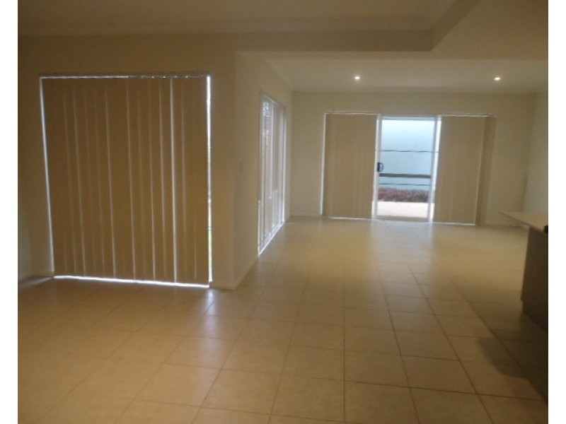 52 Waterfront Parkway, Shoalwater WA 6169