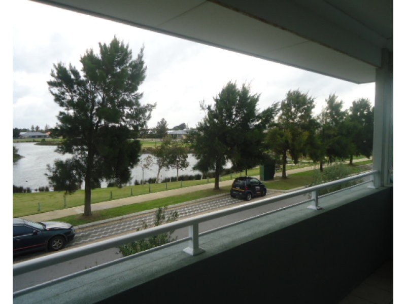 52 Waterfront Parkway, Shoalwater WA 6169