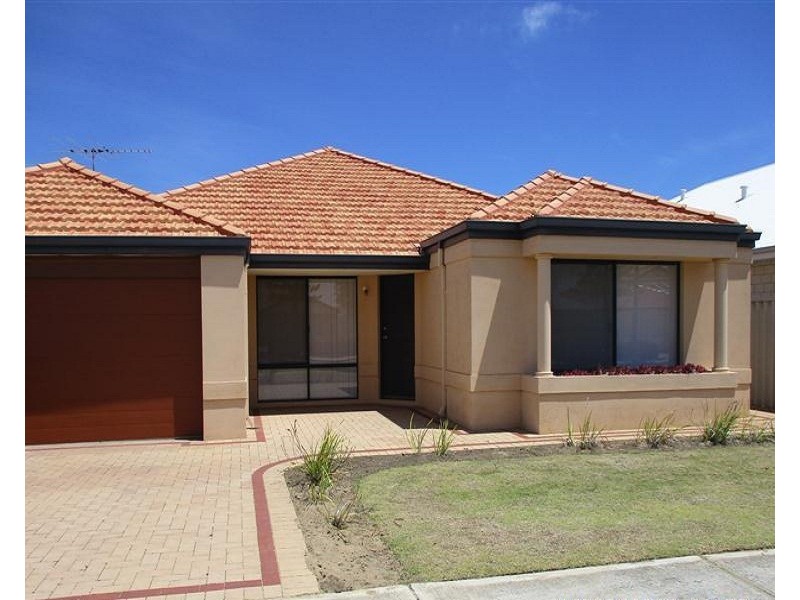 102 Hawker Street, Shoalwater WA 6169