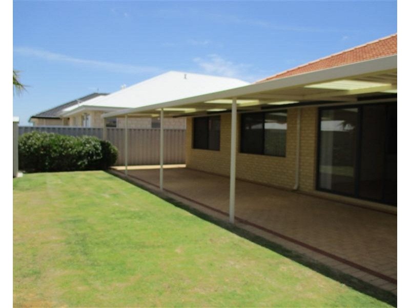 102 Hawker Street, Shoalwater WA 6169