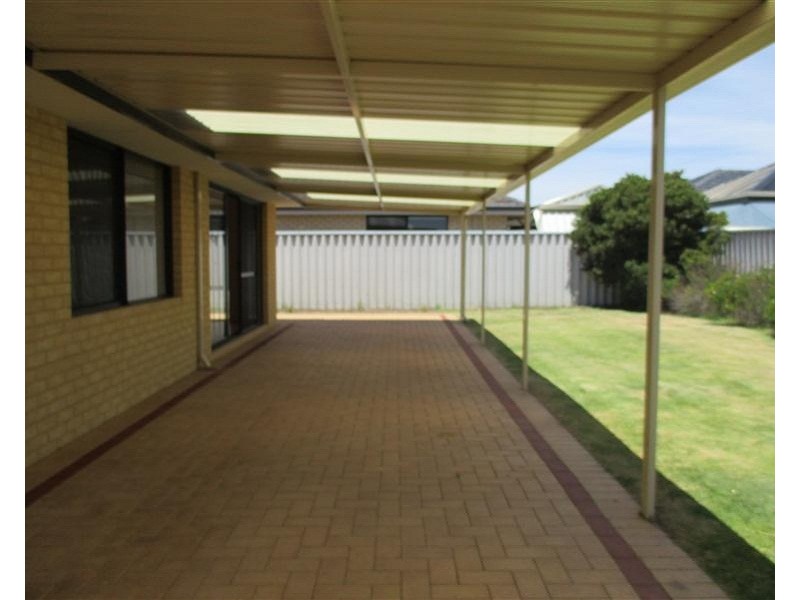 102 Hawker Street, Shoalwater WA 6169