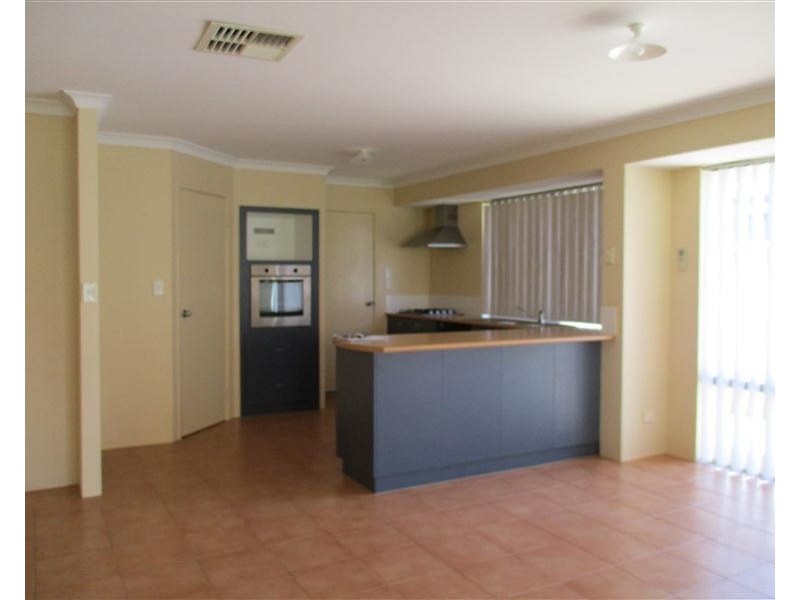 102 Hawker Street, Shoalwater WA 6169