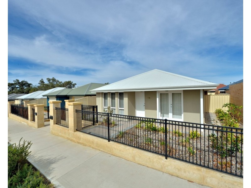 130 Lake Valley Drive, Lakelands WA 6180