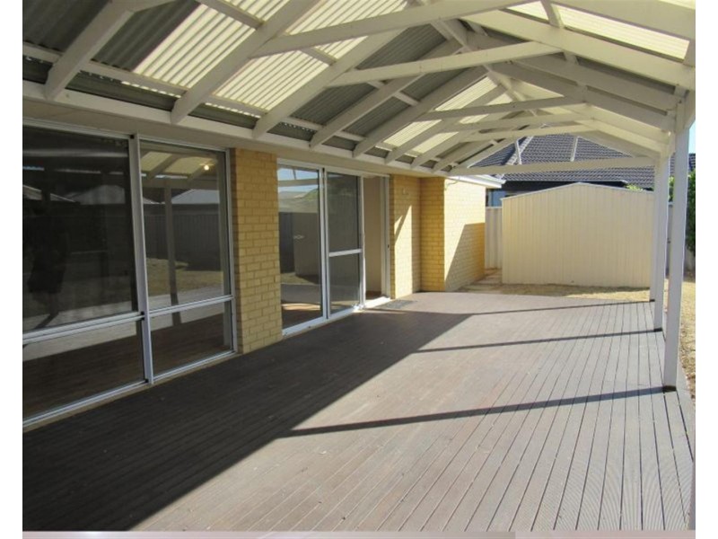 32 Amity Circuit, Shoalwater WA 6169