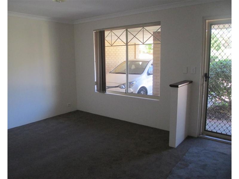 9/4 Marlo Place, Waikiki WA 6169