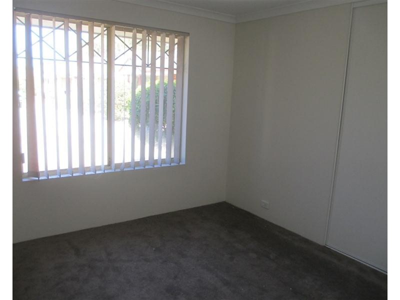 9/4 Marlo Place, Waikiki WA 6169