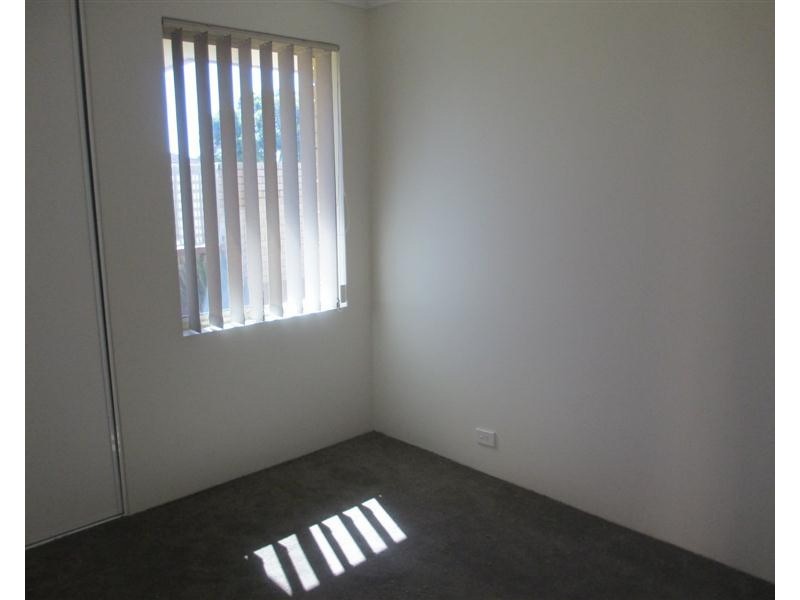 9/4 Marlo Place, Waikiki WA 6169