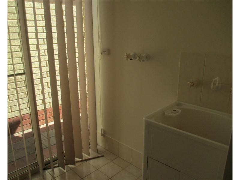 9/4 Marlo Place, Waikiki WA 6169