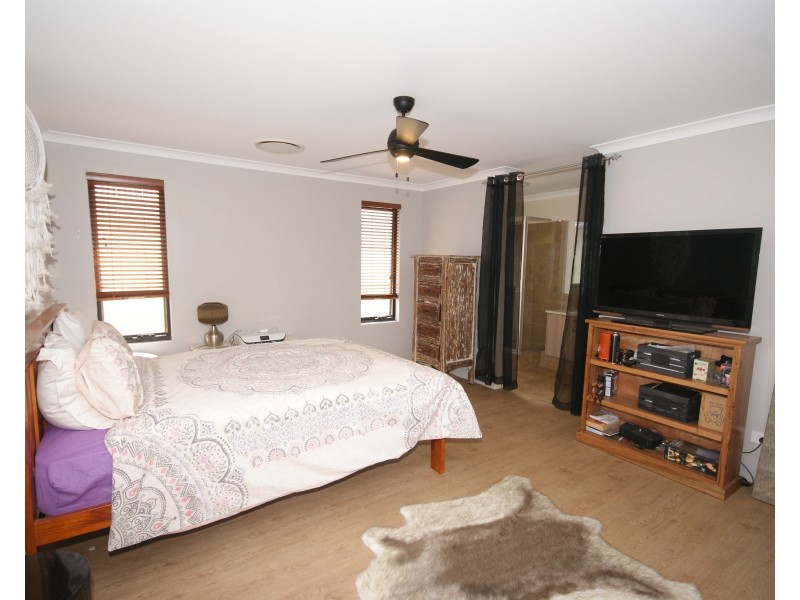 162  Harrington Waters Drive, Waikiki WA 6169