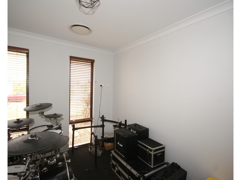 162  Harrington Waters Drive, Waikiki WA 6169