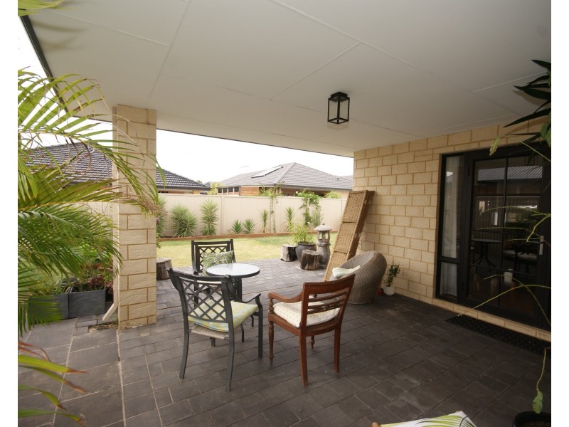 162  Harrington Waters Drive, Waikiki WA 6169