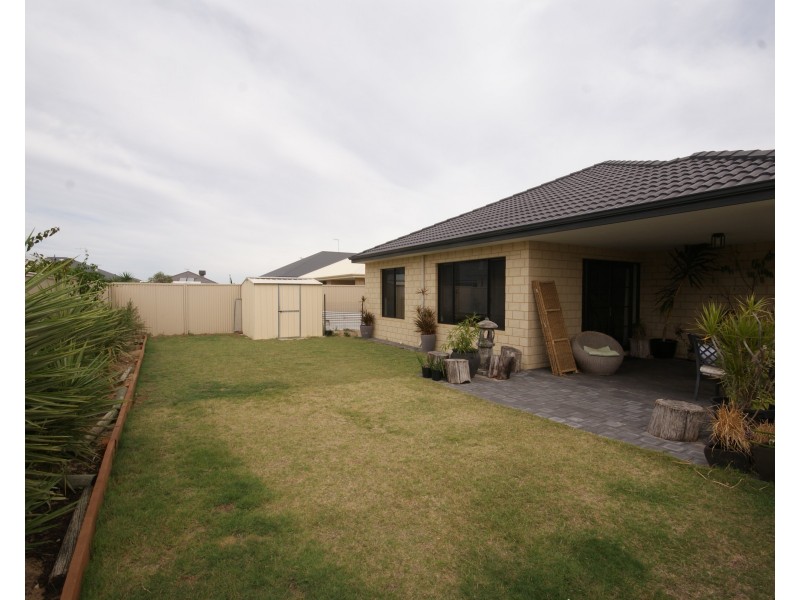 162  Harrington Waters Drive, Waikiki WA 6169