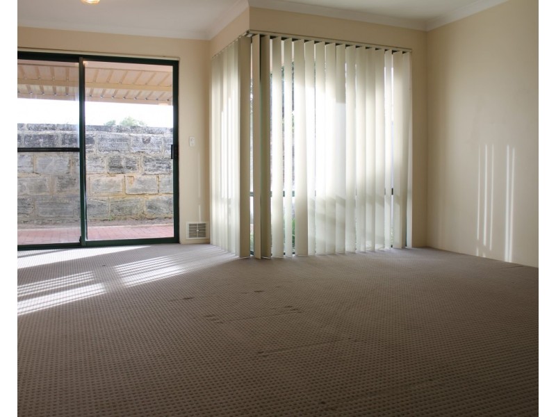 4/10 Nabberu Loop, Cooloongup WA 6168