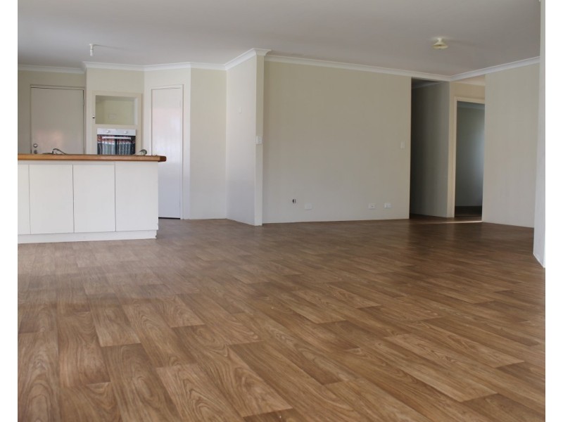 33 St Ettienne Gardens, Port Kennedy WA 6172