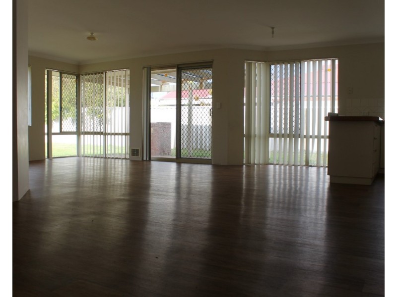 33 St Ettienne Gardens, Port Kennedy WA 6172