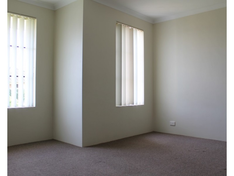 33 St Ettienne Gardens, Port Kennedy WA 6172